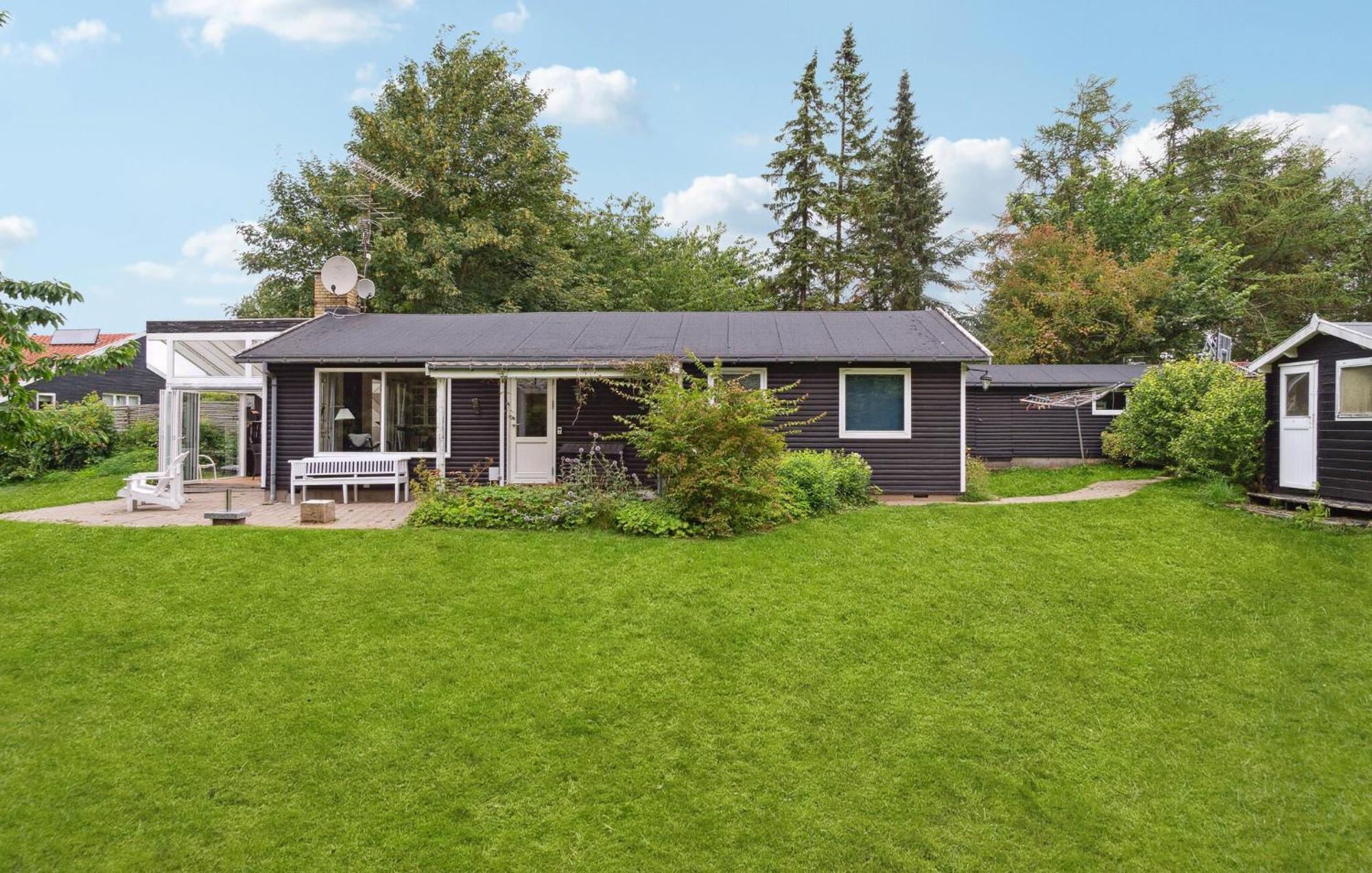 3 Bedroom Stunning Home In Dronningmolle Exterior photo